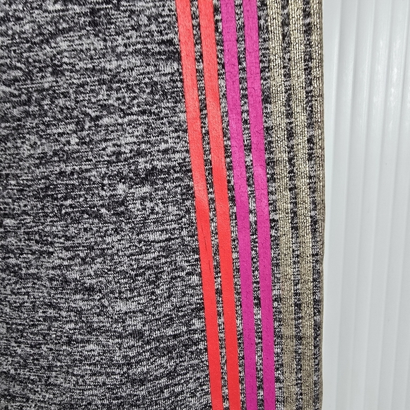 NWOT Spiritual Gangster Women's Grey Essential Leggings Rainbow Size XS - Picture 7 of 15